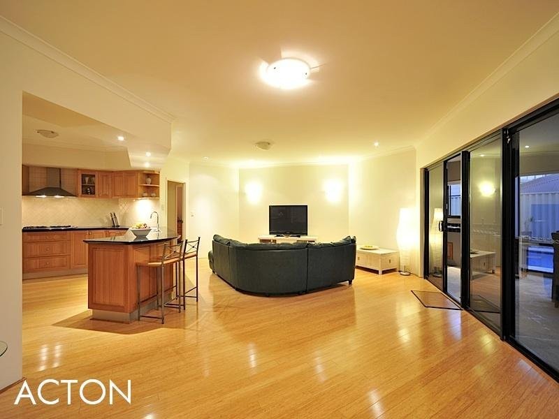 42 Romano Crescent, Iluka WA 6028