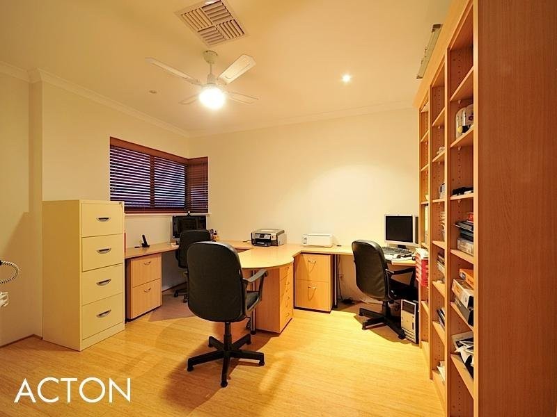 42 Romano Crescent, Iluka WA 6028