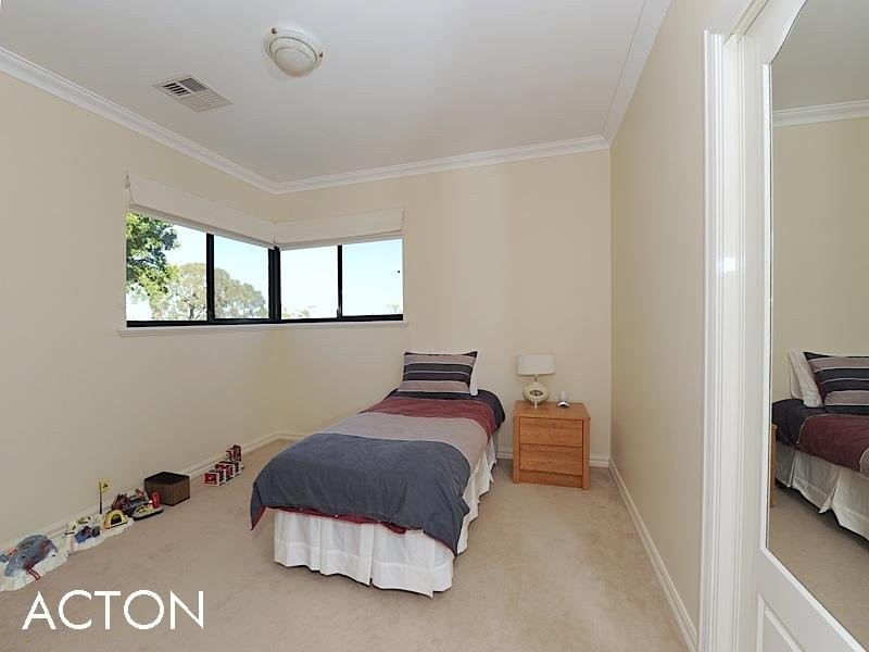 B/22 Stockdale Crescent, Wembley Downs WA 6019