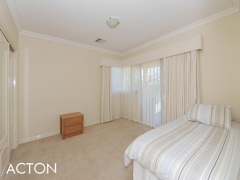 B/22 Stockdale Crescent, Wembley Downs WA 6019