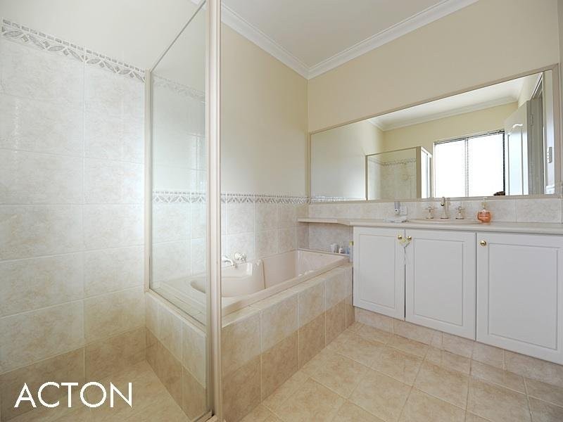 B/22 Stockdale Crescent, Wembley Downs WA 6019