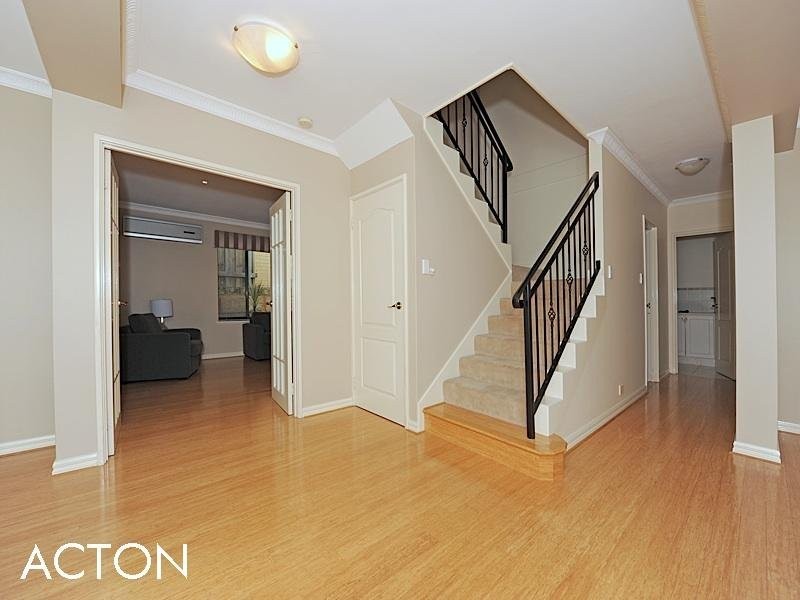 B/22 Stockdale Crescent, Wembley Downs WA 6019