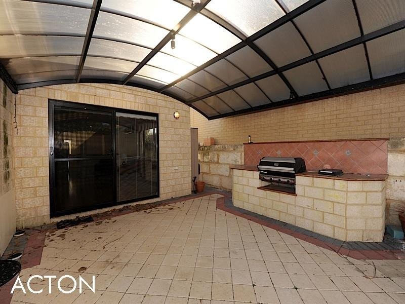 B/22 Stockdale Crescent, Wembley Downs WA 6019