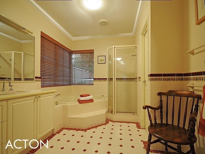 9 Morden Street, Wembley Downs WA 6019