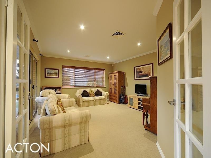 9 Morden Street, Wembley Downs WA 6019