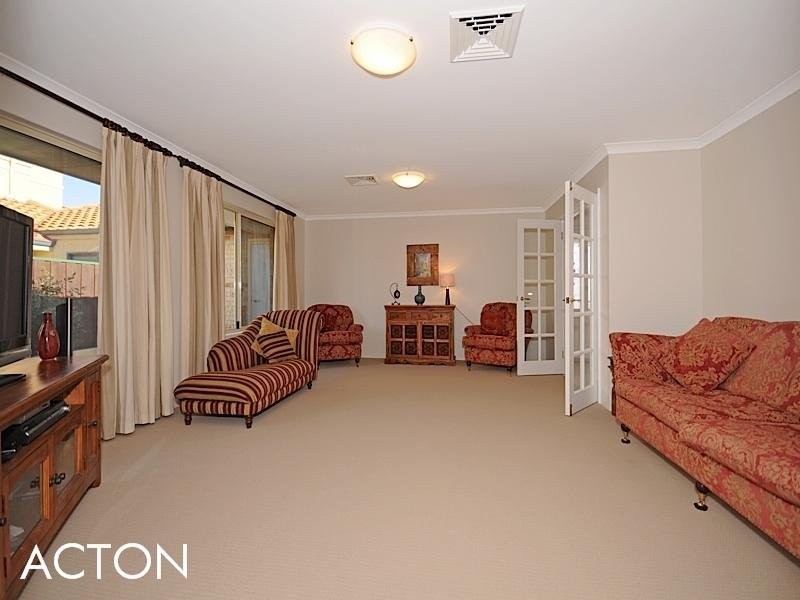 43 Savannah Way, Iluka WA 6028