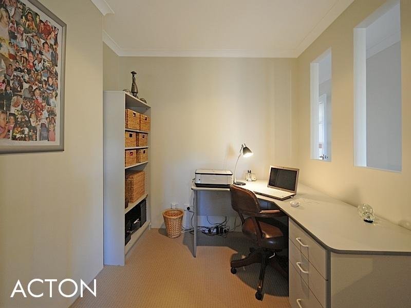 43 Savannah Way, Iluka WA 6028