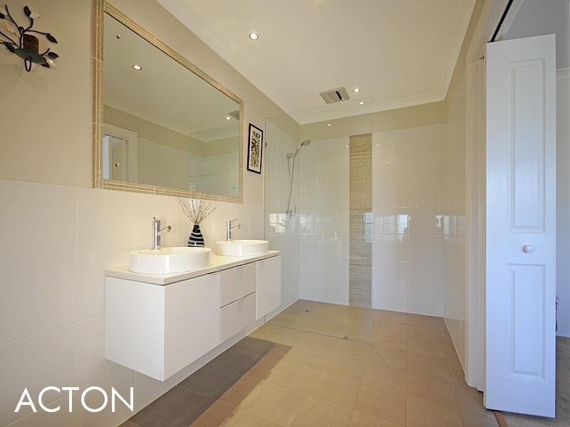 43 Savannah Way, Iluka WA 6028