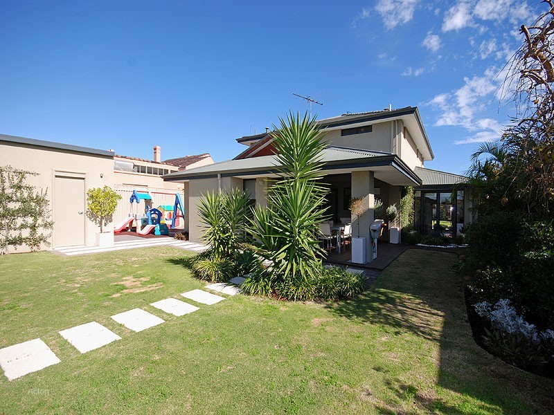 23 Kinkuna Way, City Beach WA 6015