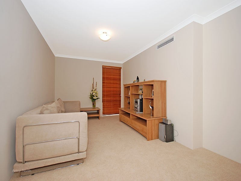 20A Taunton way, Karrinyup WA 6018