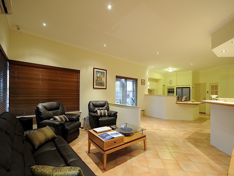 9 Temple Mews, Iluka WA 6028