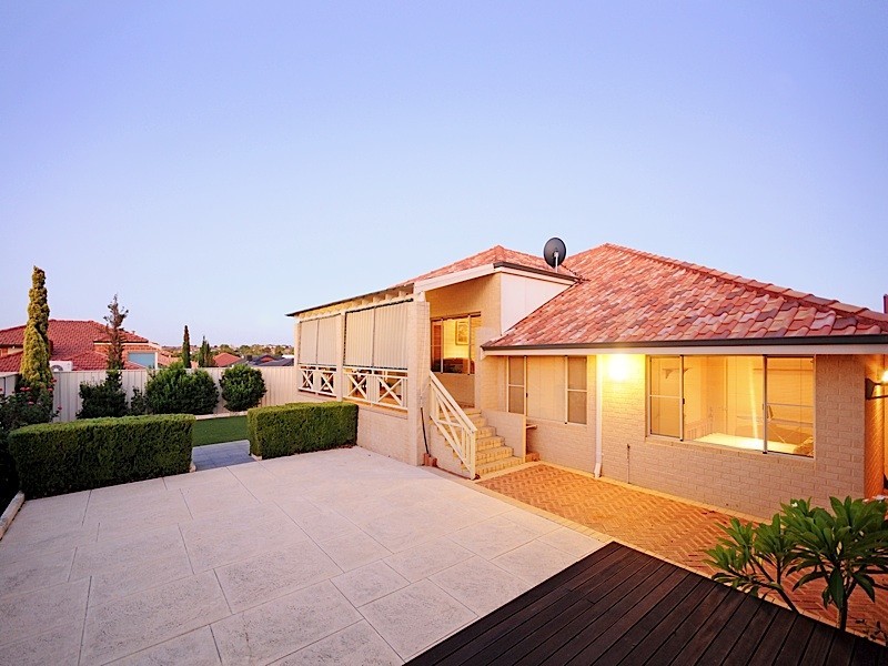 9 Temple Mews, Iluka WA 6028