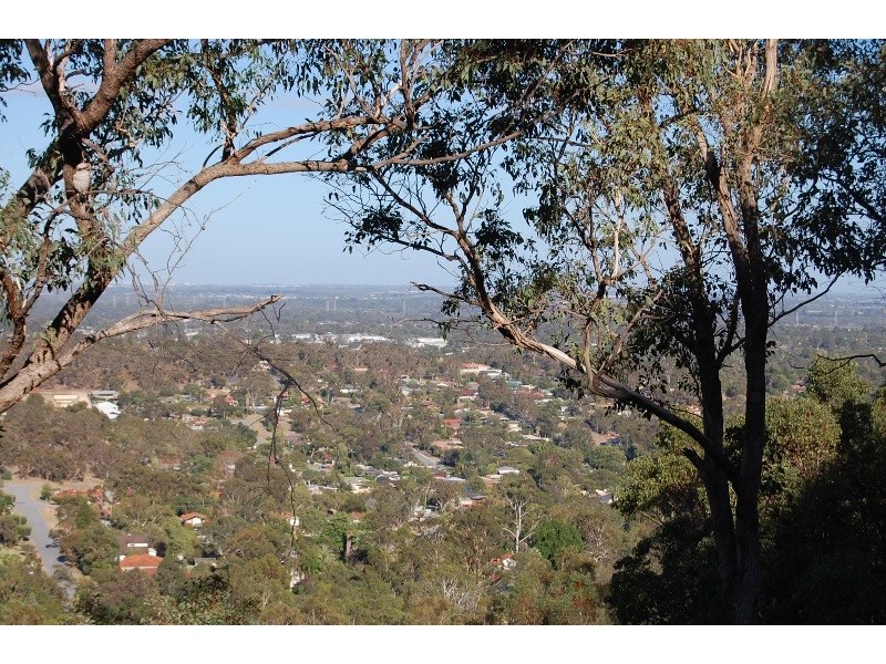 11 Narrik Court, Kelmscott WA 6111