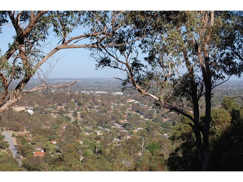 11 Narrik Court, Kelmscott WA 6111