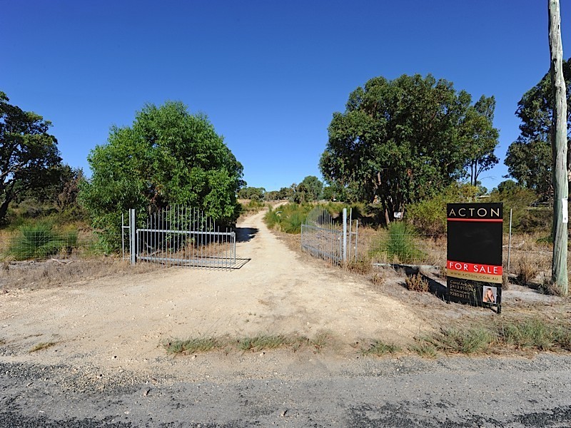 25 Via Vista, Mariginiup WA 6065