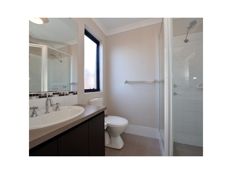 28A Hellfire Drive, Darch WA 6065