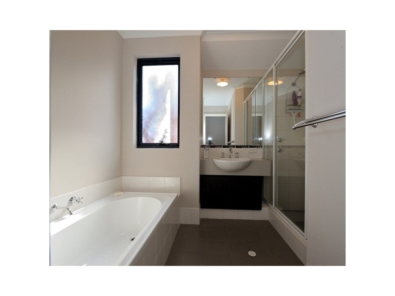 28A Hellfire Drive, Darch WA 6065