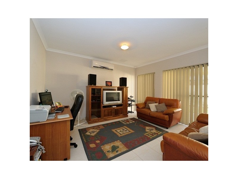 28A Hellfire Drive, Darch WA 6065