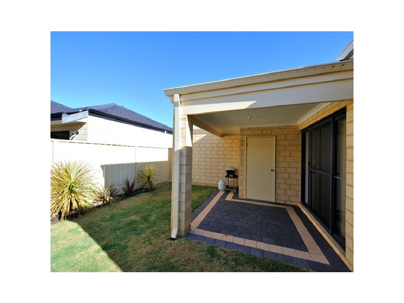 28A Hellfire Drive, Darch WA 6065