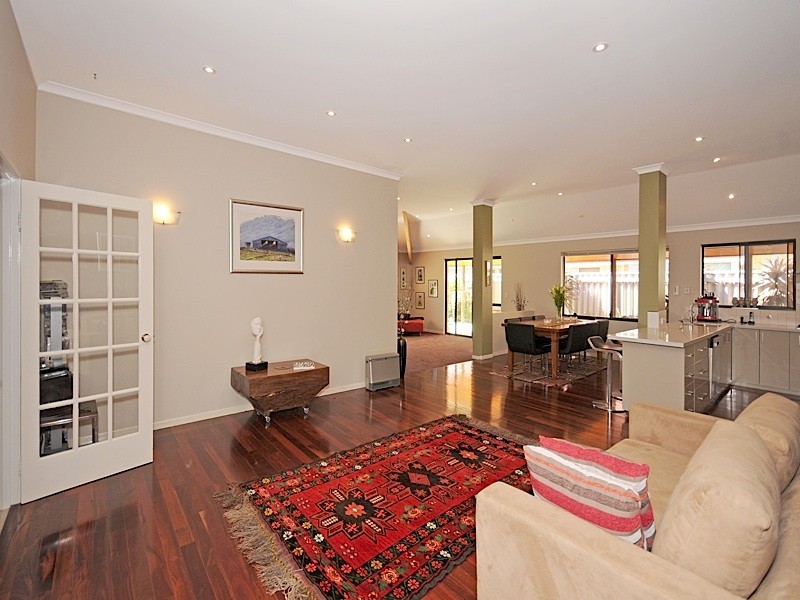 61 Boynton Gardens, Iluka WA 6028