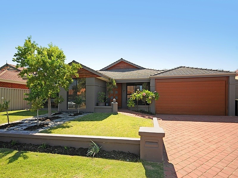 61 Boynton Gardens, Iluka WA 6028