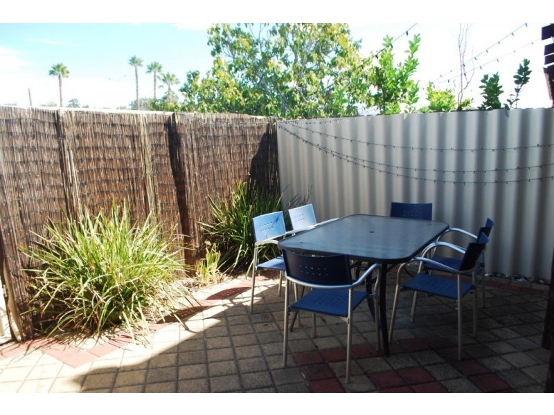 14/33 Farina Drive, Yokine WA 6060