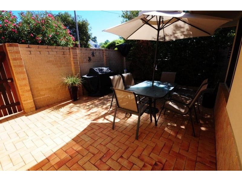 1/17 Eden Street, Innaloo WA 6018