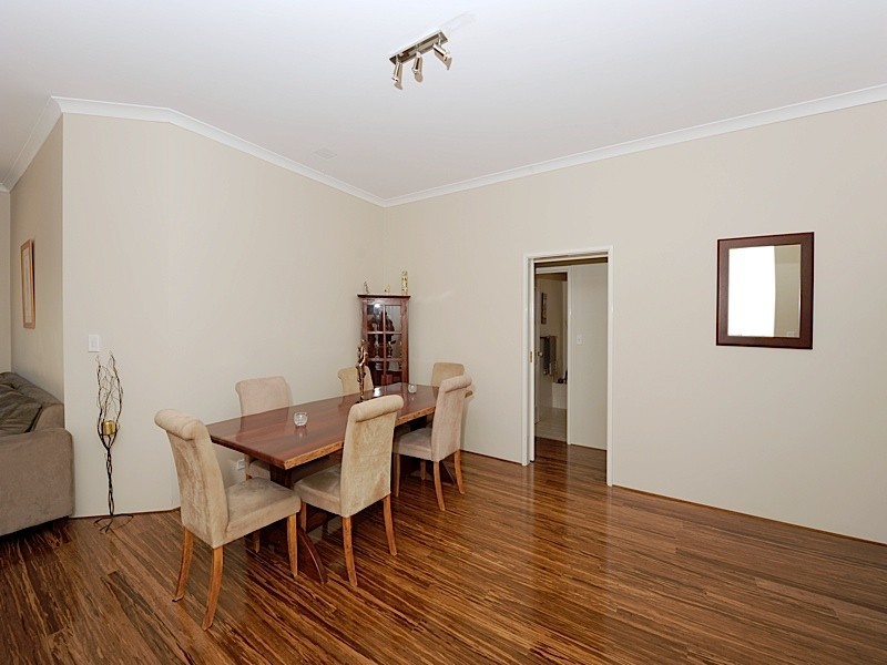 8 Topanga Pass, Iluka WA 6028