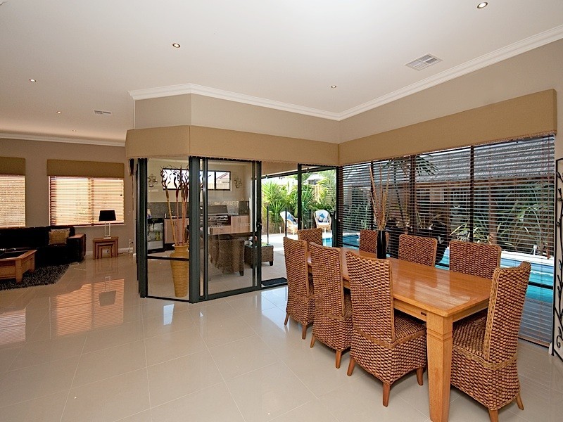 3 Jobson Mews, Iluka WA 6028