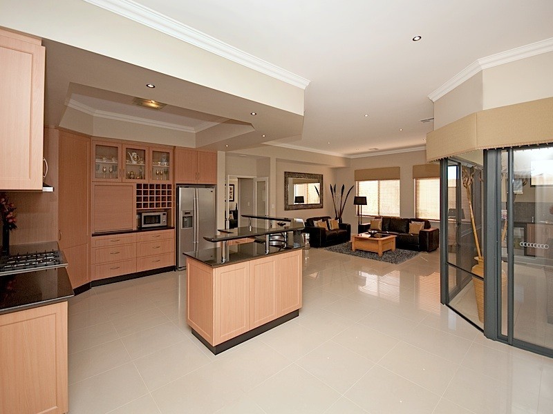 3 Jobson Mews, Iluka WA 6028