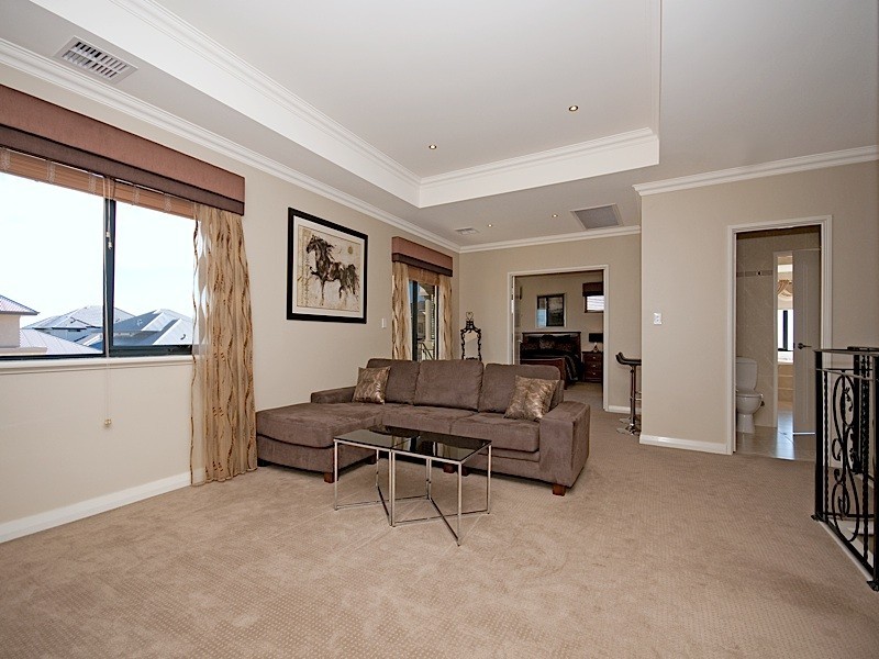 3 Jobson Mews, Iluka WA 6028