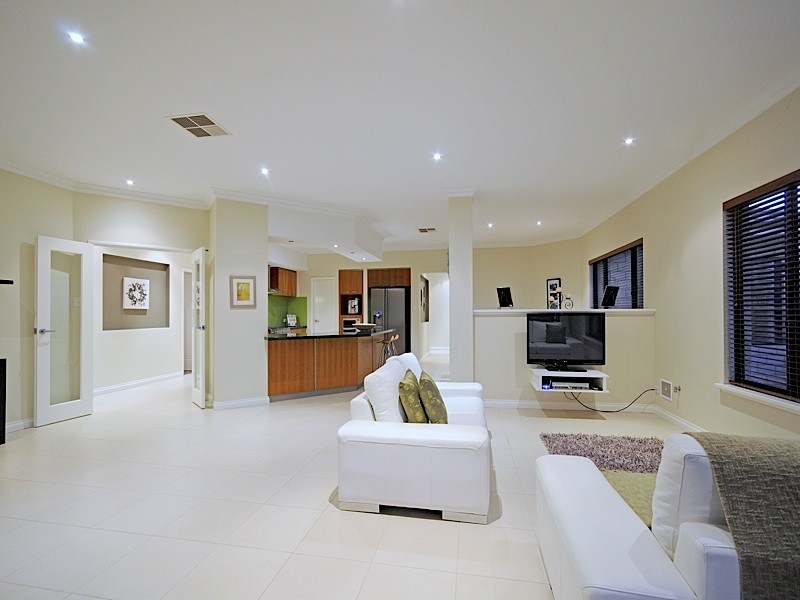 6 Craighall Turn, Madeley WA 6065