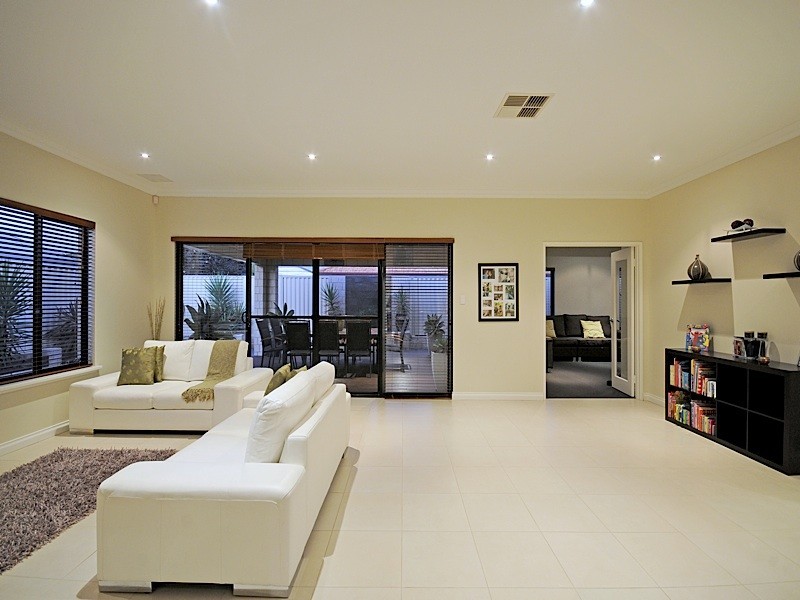 6 Craighall Turn, Madeley WA 6065