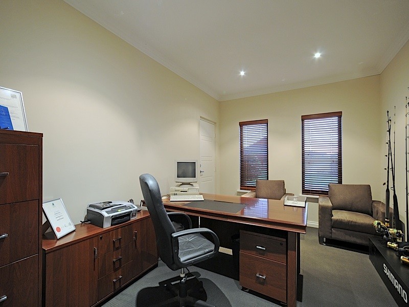 6 Craighall Turn, Madeley WA 6065