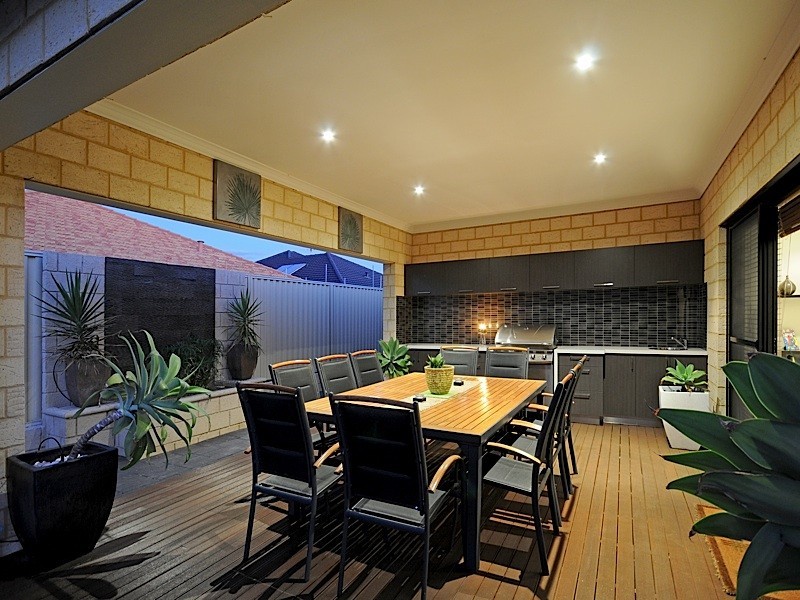 6 Craighall Turn, Madeley WA 6065