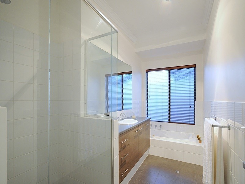 6 Craighall Turn, Madeley WA 6065