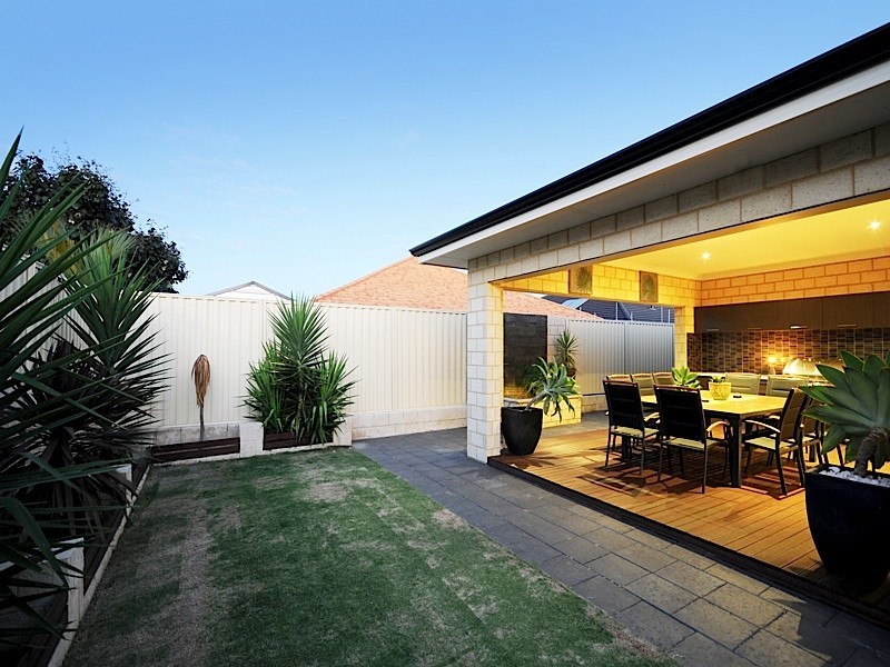 6 Craighall Turn, Madeley WA 6065