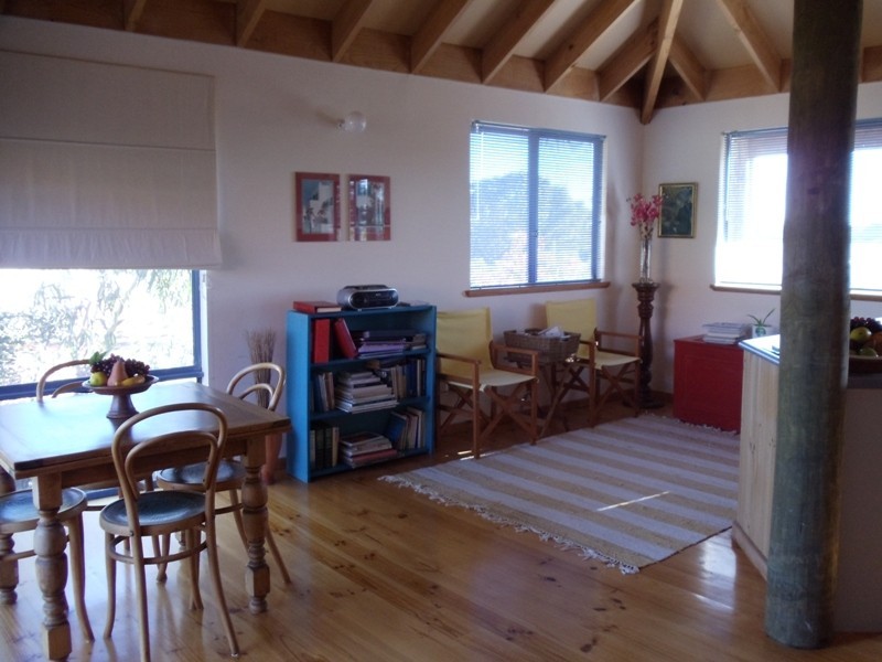 24 Leichhardt Drive, Two Rocks WA 6037