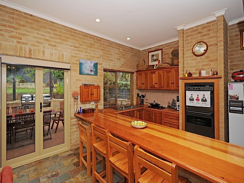 31 Hesperia Avenue, City Beach WA 6015