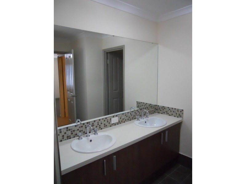 137 Lagoon Drive, Yanchep WA 6035