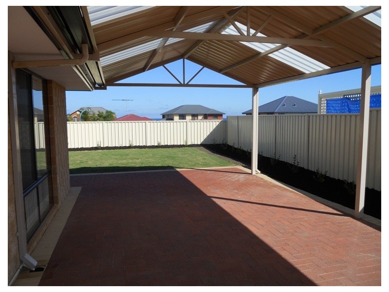 137 Lagoon Drive, Yanchep WA 6035