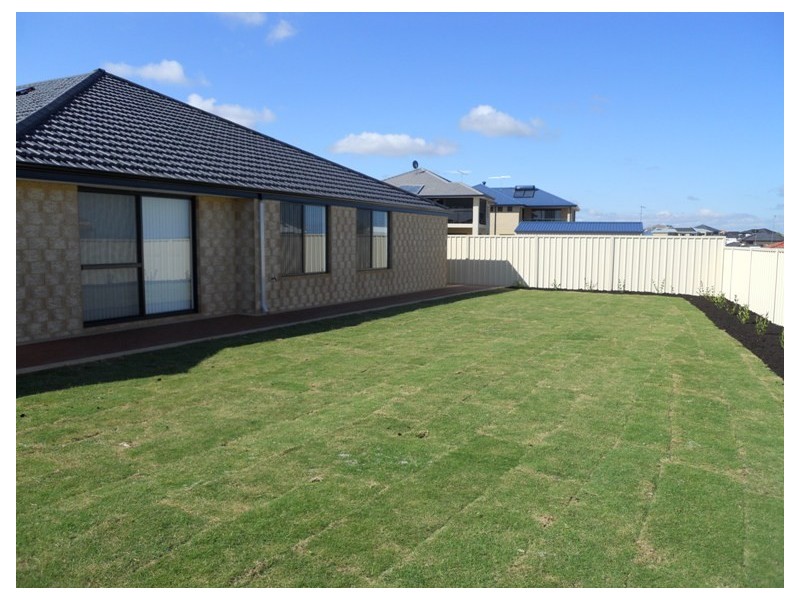 137 Lagoon Drive, Yanchep WA 6035