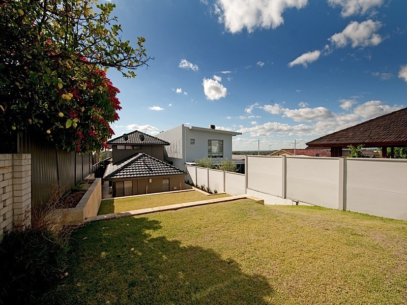 A/13 Mccoy Street, Melville WA 6156