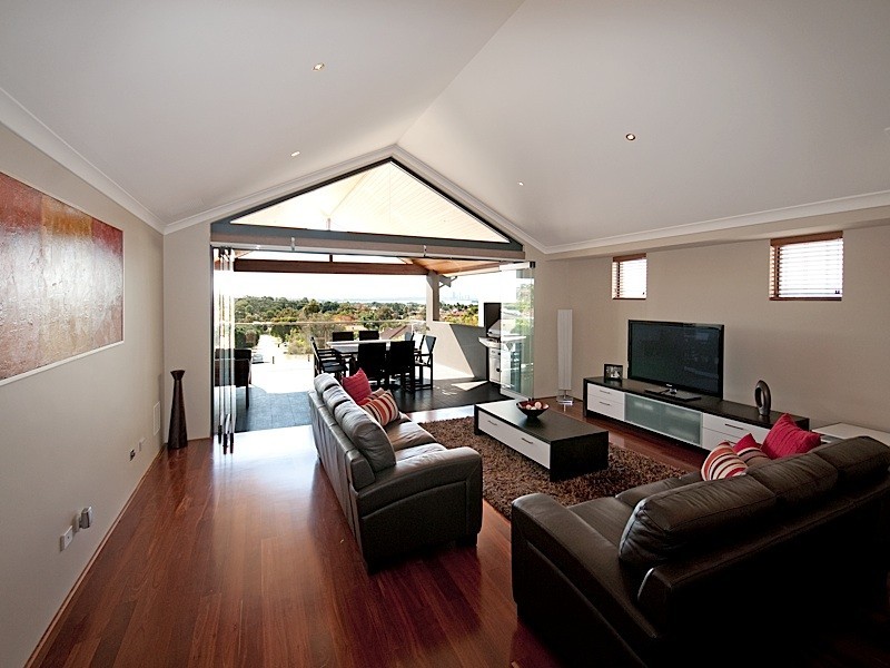 A/13 Mccoy Street, Melville WA 6156