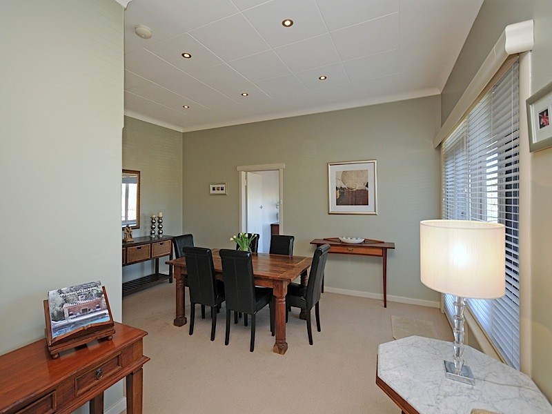 22 Glengariff Drive, Floreat WA 6014