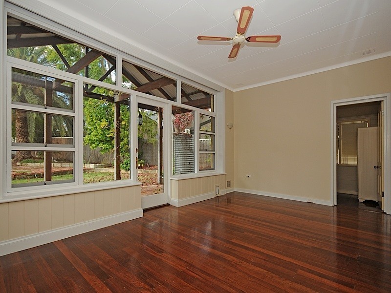 8 Grasby Street, Floreat WA 6014