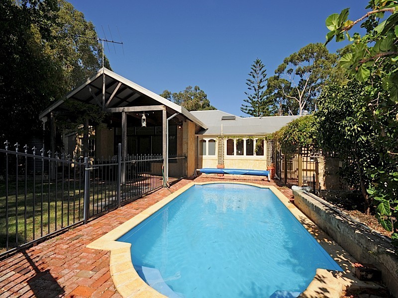 8 Grasby Street, Floreat WA 6014