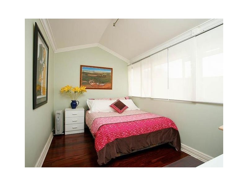 1/99 Manning Road, Manning WA 6152