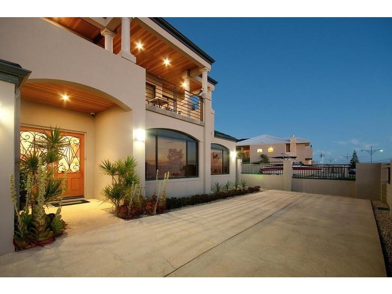 585 Burns Beach Road, Iluka WA 6028