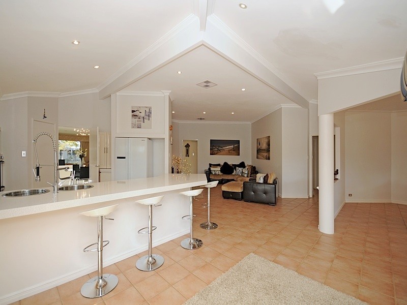 35 Quincy Loop, Iluka WA 6028